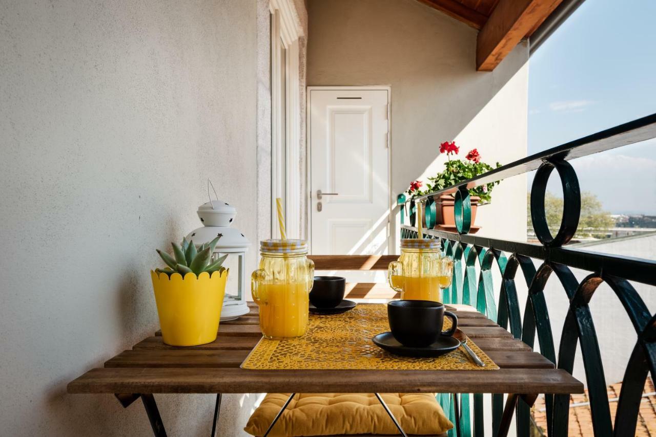 Lovelystay - Sun Loft W/ Balcony Porto Bagian luar foto